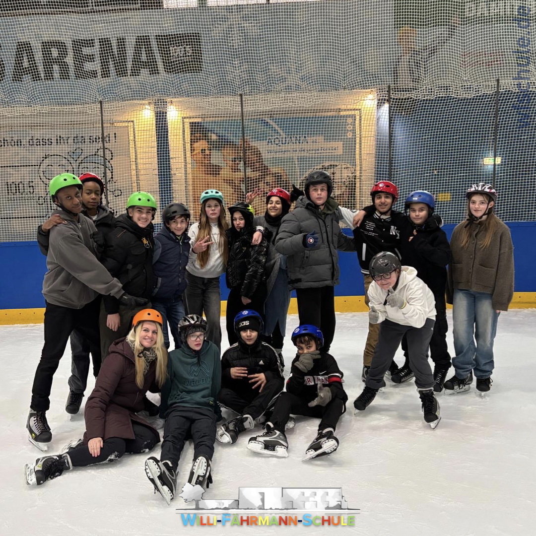 Mittelstufe in der Eissporthalle